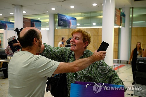 이란 "민항기에 영공 부분 재개방"…전쟁 후 49일 만