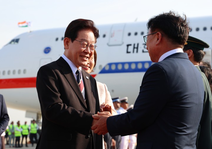 이 대통령, 인도 외교장관 접견…한-인도 관계 발전 방향 논의