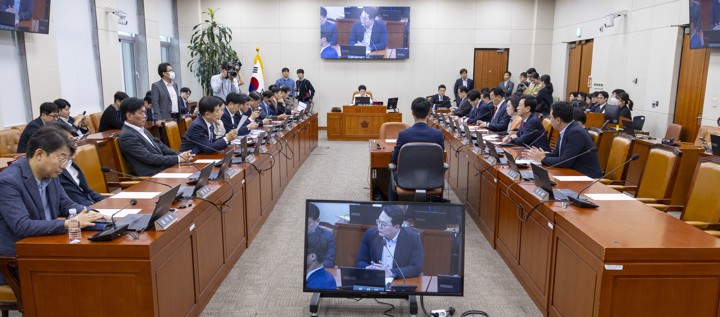 국회 재경위, 신현송 한은 총재 인사청문보고서 채택