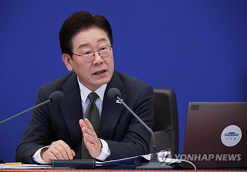 이 대통령 국정 지지율 59.5%…두 달 만에 50%대