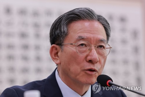 정성호 법무 장관·구자현 총장 대행 5·18민주묘지 참배
