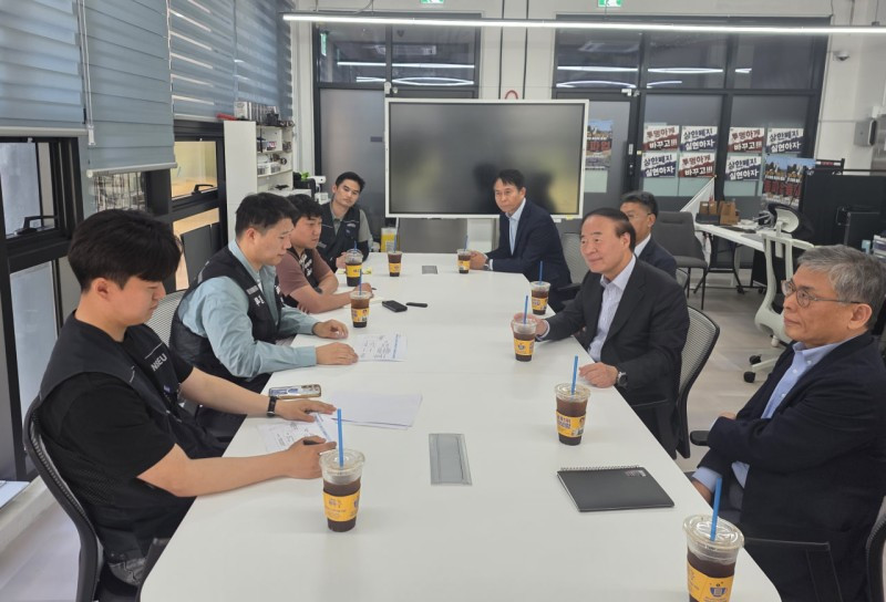 총파업 앞두고 삼성전자 사장단, 평택행…노조 측 