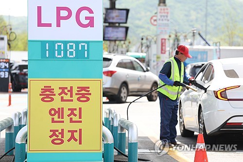 유류세 인하 7월 말까지 두 달 더 연장…휘발유 15%·경유 25%↓