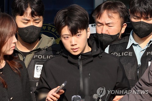 광주 '여고생 살해범' 장윤기, 성폭행·스토킹 혐의 추가