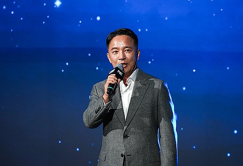 젠슨 황, 엔씨 김택진 만난다...피지컬AI 협력하나 - 뉴스 썸네일 이미지