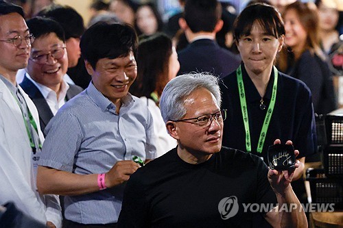젠슨 황, 김택진 엔씨 대표와도 회동…게임·AI 협력하나
