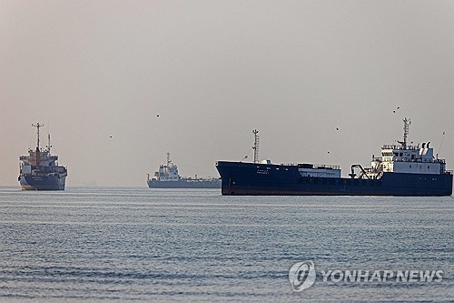 호르무즈 기싸움…이란 자폭드론에 미군 즉각 대응
