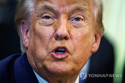 트럼프 "합의 불발 시 이란 타격…고농축 우라늄 회수할 것"