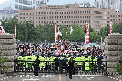 투표용지, 전국 91곳서 7천매 부족…최장 105분간 투표 멈춰"