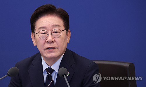 이 대통령, 국정지지율 하락에 "국민에 죄송…냉정한 평가 겸허히 받아들여"