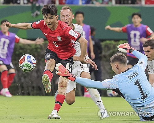 한국축구, 16년만의 조별예선 첫 판 승리…32강 청신호
