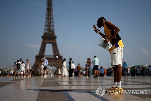 France Heatwave Crisis: Rising Death Toll and Funeral Home Shortages - News Directory 3