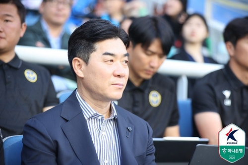 윤정환 감독 "국대 감독 꿈이지만 아직 부족하다
