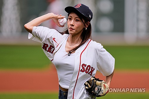'하지원 승리 시구'...MLB 보스턴, 80년 만에 15연승 대기록
