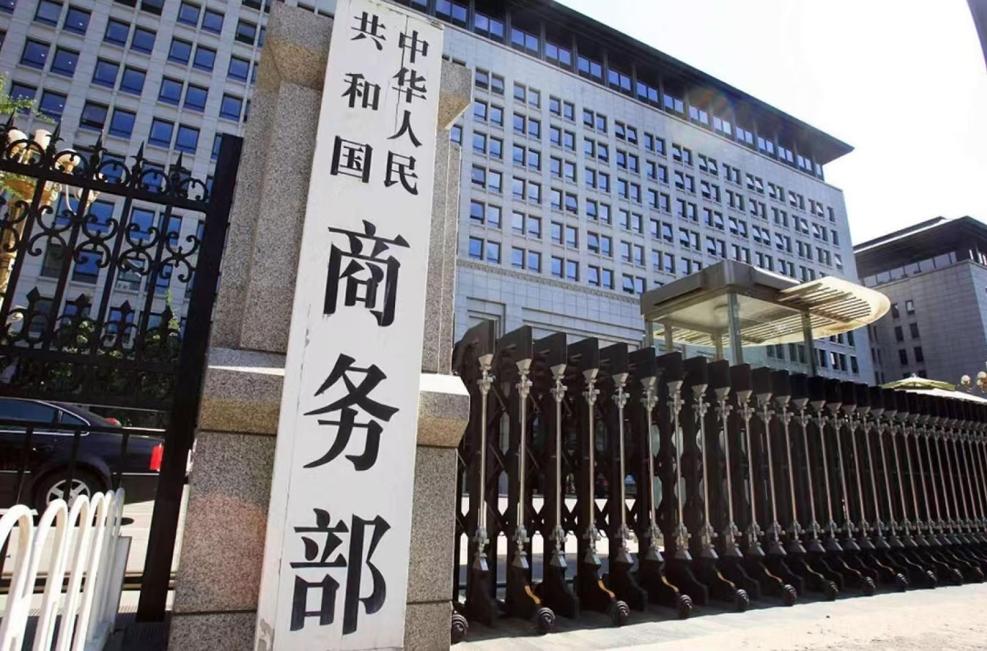 中, 美 ‘AI 기술 절도’ 제재 움직임에 맞대응 경고