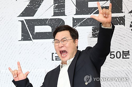 ** 배우 윤경호의 로또 같은 인생 역전! '김부장' 신드롬부터 국수 가락처럼 길게 갈 행운 비법은?
**