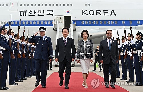 President Lee Jae-myung begins official visit to Chile with diaspora meeting