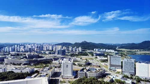 "공공기관 이전 효과 제한적…거점도시 연계해야"