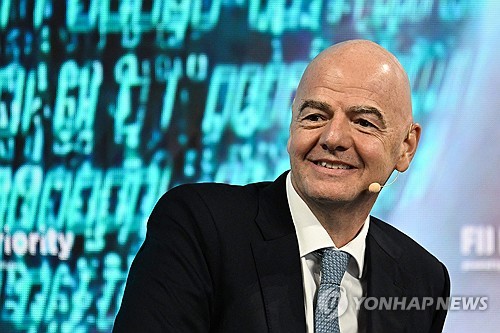 잔니 인판티노 FIFA 회장, 거센 사퇴 요구 속 2027년 연임 도전 공식화