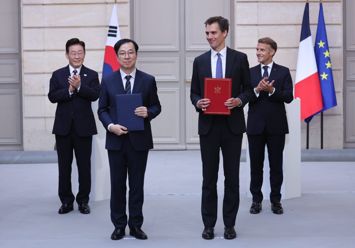 삼성전자, 프랑스 미스트랄 AI와 손잡고 ’반도체 특화 AI’ 개발