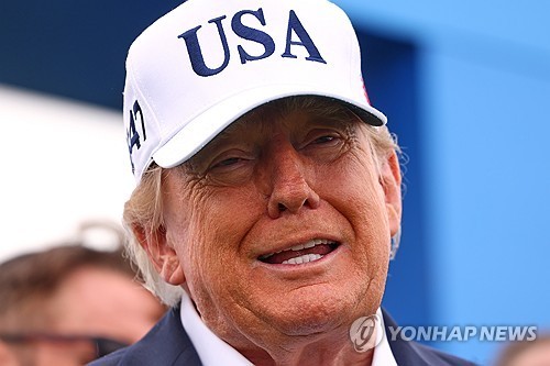 트럼프, AI 속도조절론에 "부정적 세력…일어나지 않을 일"