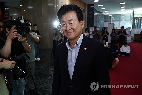 10월 01일 새벽 뉴스 브리핑: 안보 대응과 정치·경제 현안 | DMZ 지뢰, 중국 경제, 오세훈 항소심