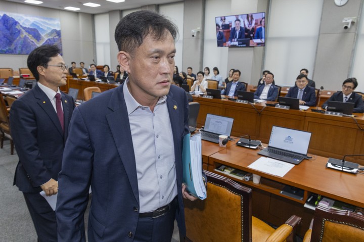 김태규 '전두환·윤석열 내란 아냐' 발언 논란…민주당 "즉각 제명"