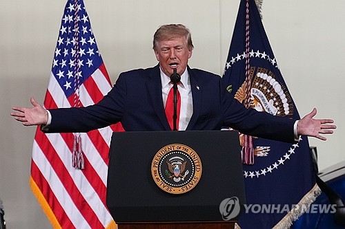 10월 03일 새벽 뉴스 브리핑: 한미 투자 압박부터 국내 정치 일정·테슬라 실적까지 | 알래스카 LNG, 부산 청년 간담회, 국민의힘 집회