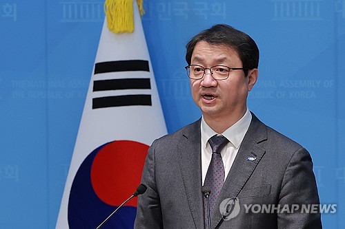 10월 05일 저녁 뉴스 브리핑: 정치 공방과 스포츠 현장, 해상 안전 소식 | 검찰개혁, 프로야구 관중, 해상 사고