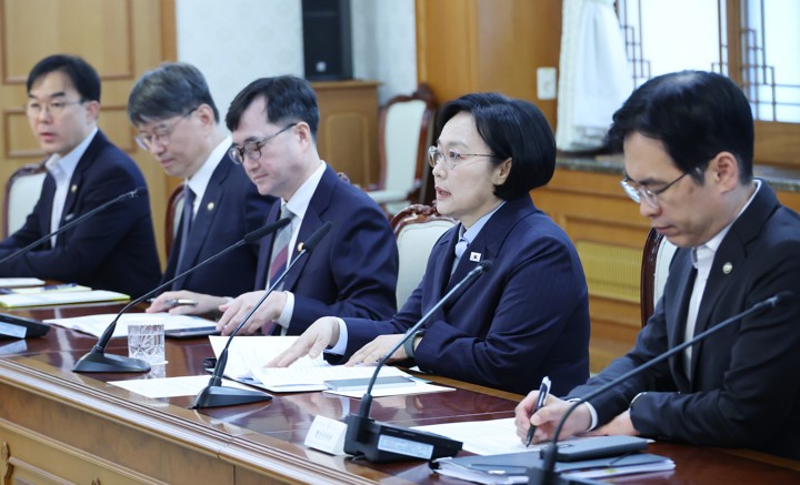 한성숙 국무총리, 금융권 해킹 사건 관련 신속 해결 및 보안 시스템 전면 재검토 지시