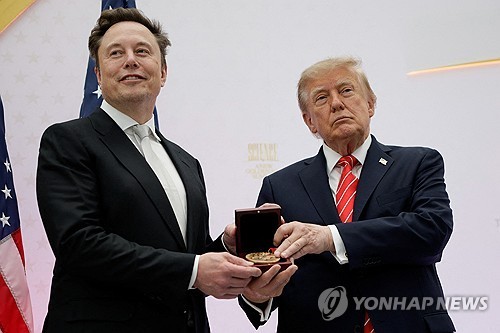 10월 09일 새벽 뉴스 브리핑: 과학기술 포상부터 출산 캠페인·법원과 공직 인사까지 | 과학기술훈장, 산아제한캠페인, 가석방요건