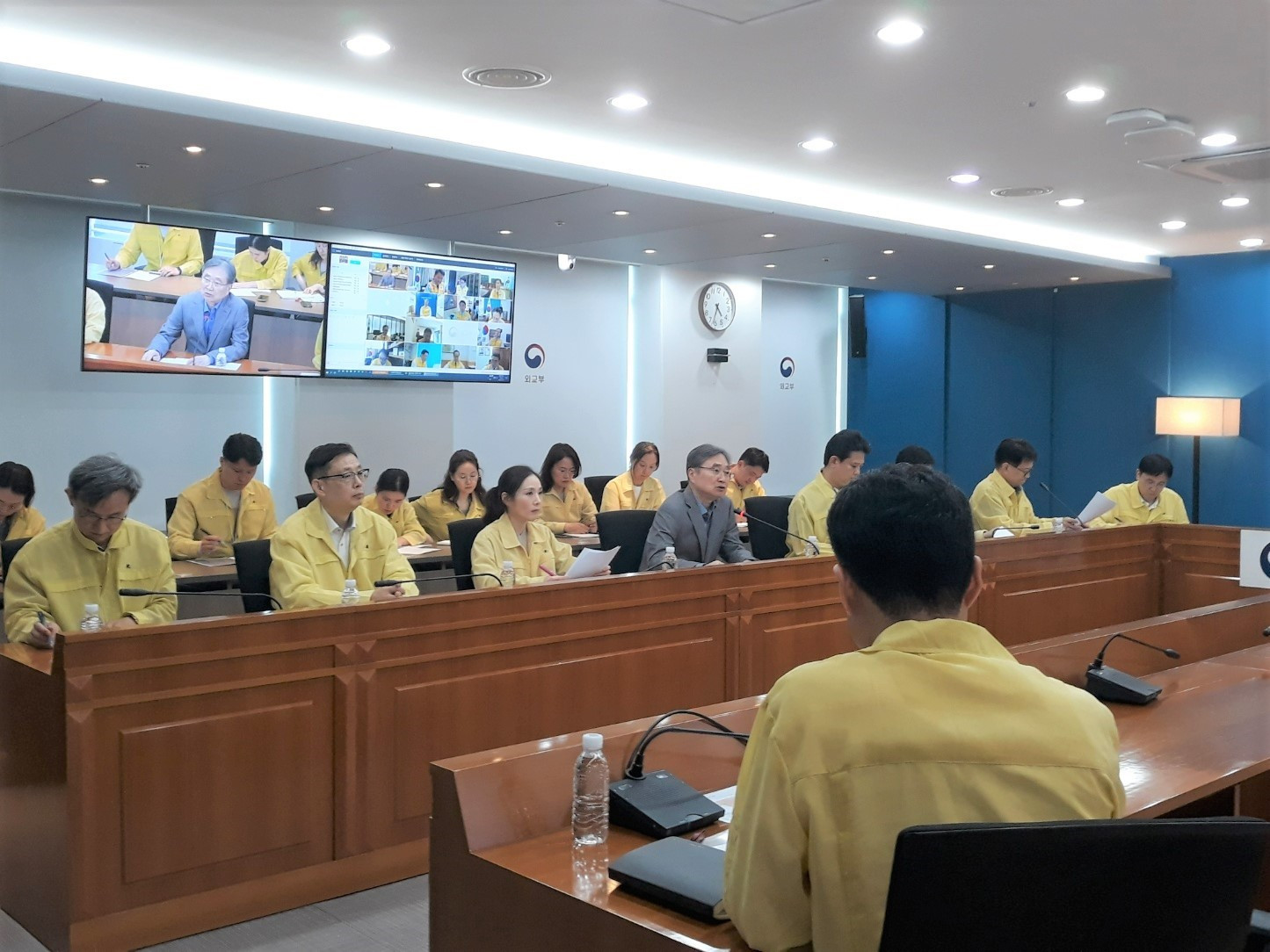 10월 11일 저녁 뉴스 브리핑: 중동 안전 경보부터 국내 정치·치안 쟁점까지 | 사우디 여행경보, 재외국민 안전, 접근금지 조치