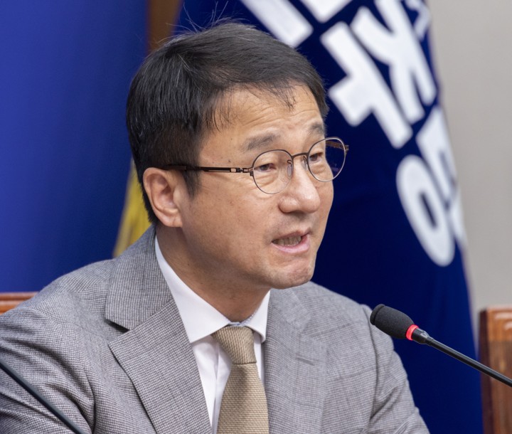 한병도, 국민의힘 국감 정쟁 비판…노무현 조롱·이재명 부모 묘소 방문 언급