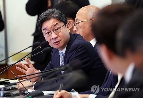 10월 13일 저녁 뉴스 브리핑: 행정 이전 준비부터 사건·시험장 관리까지 | 금융위 세종 이전, 부산해경 간부, 제주 살인 사건
