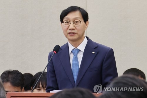 김성주 국민연금공단 이사장, 국감서 답변 및 업무 보고…중증장애인 노령연금 조기지급안 검토