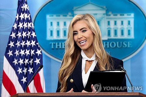 White House press secretary in 'fake lawyer' controversy says failing the bar exam doesn't matter