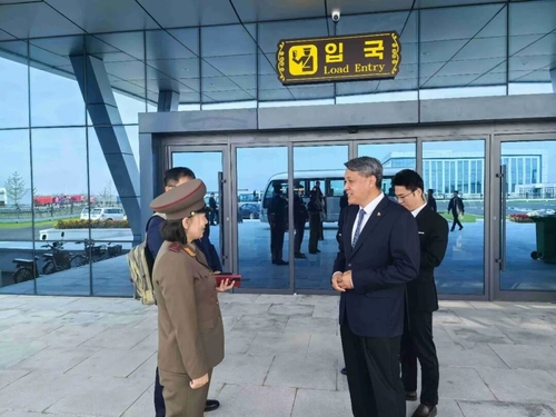 왕야쥔 주북 중국대사, 신압록강대교 북중시설 방문…경제 협력 확대 강조