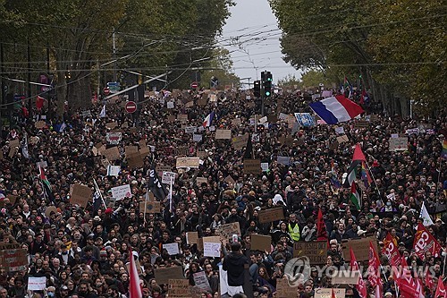 프랑스 시위, 약탈 재연 면해…산발 충돌에 1,300명 체포