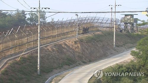 군, 민통선 넘어 GOP 철책까지 접근한 30대 여성 신병 확보