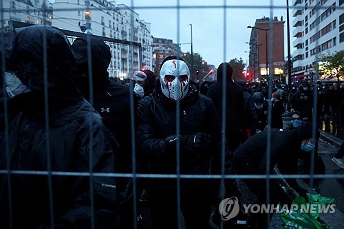 프랑스, 주말 핼러윈 시위에 ’초긴장’…경찰 7만명 투입