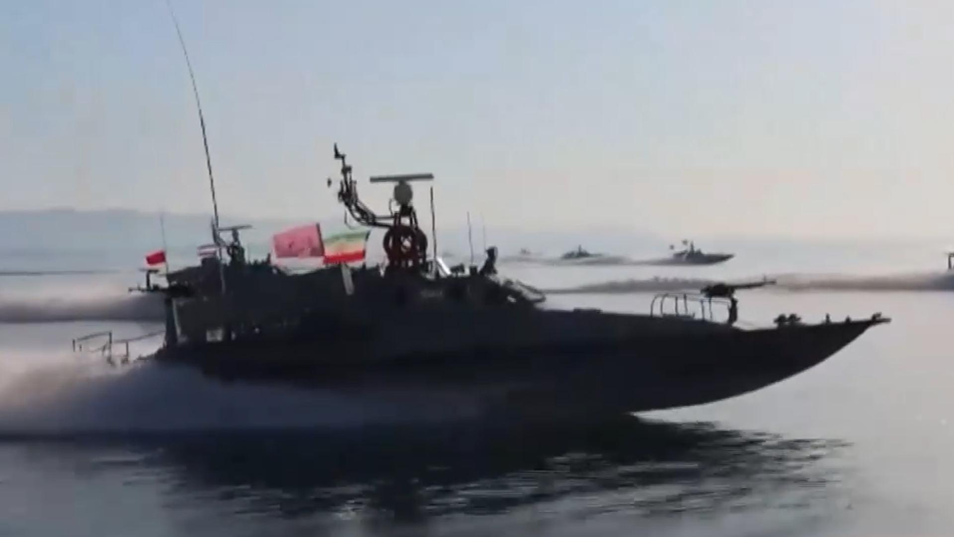 '일시 개방' 발표 이튿날…호르무즈서 잇단 선박 피격