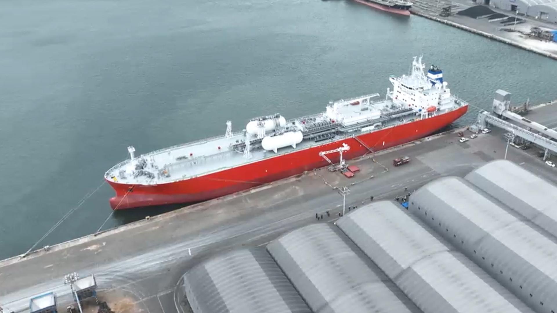 세계 첫 '암모니아 벙커링'…