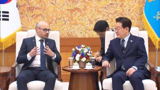 '알파고 아버지' 만난 이 대통령…'AI 기본소득' 언급