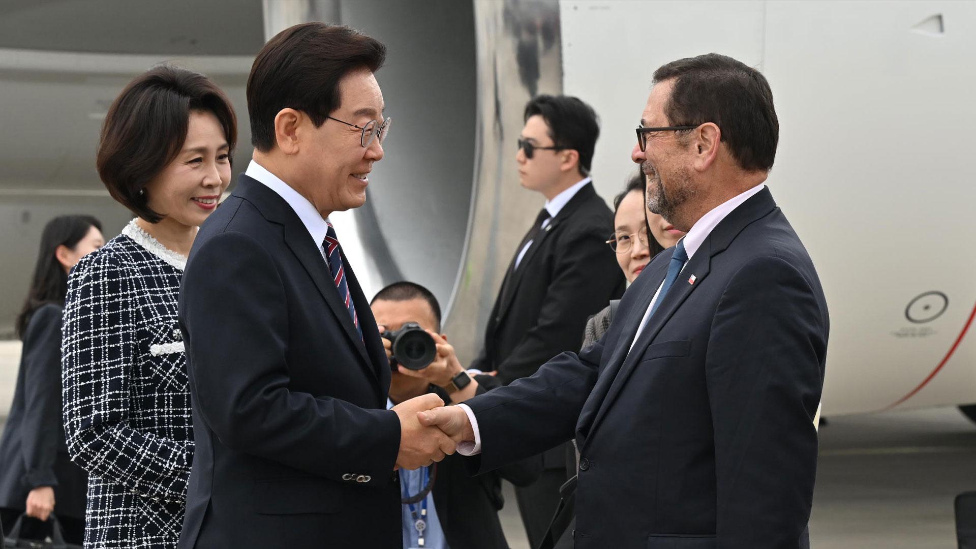 [현장영상] 이 대통령, 칠레 도착...카스트 대통령과 정상회담