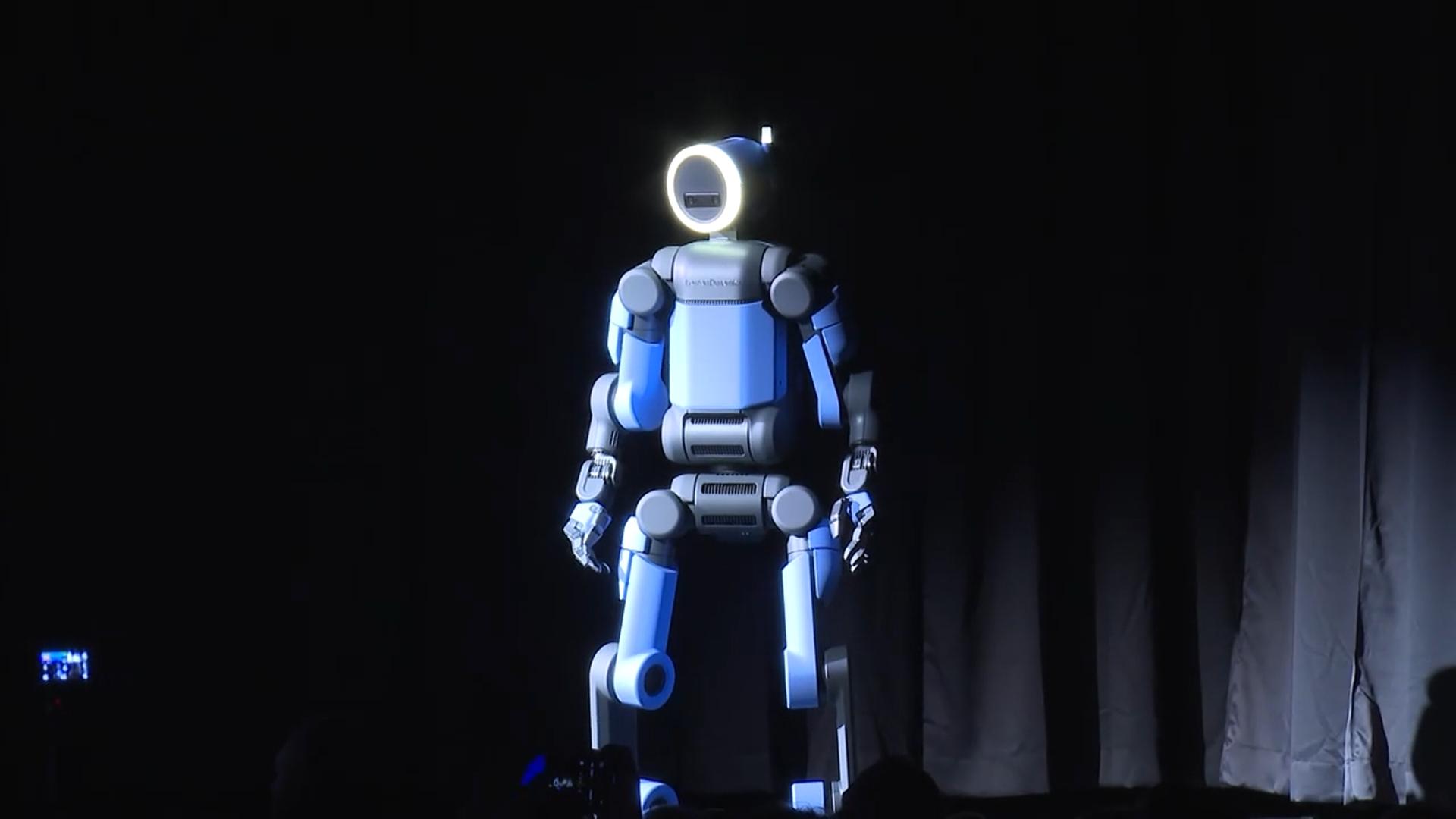 Business World Focuses on Future Growth Areas: Restructuring Centered on AI and Robotics