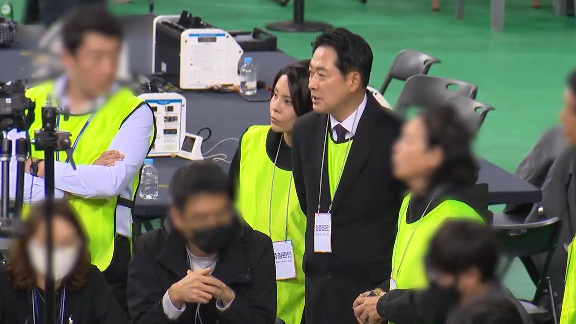 국민의힘, 투표함 이송 저지 농성…“증거 인멸 막아야”